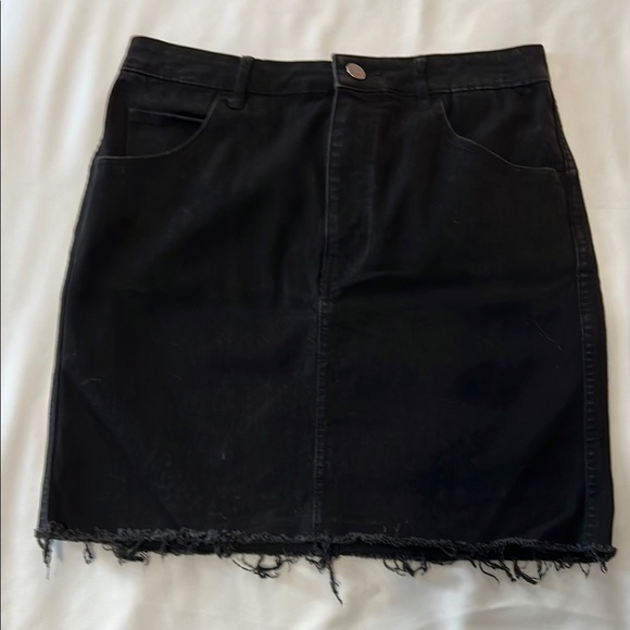 H&M &Denim Black Denim Raw Hem Mini Skirt - Picture 1 of 5